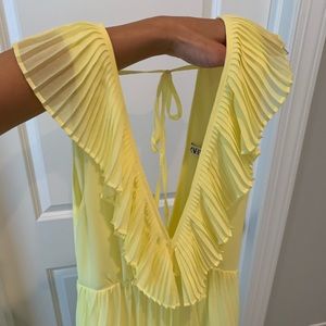 AMAZING ruffle yellow maxi dress